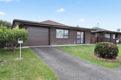Photo of property in 2b Edgewater Parade, Waiuku, 2123