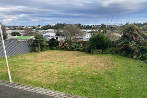 Photo of property in 31 Queens Road, Glen Avon, New Plymouth, 4312
