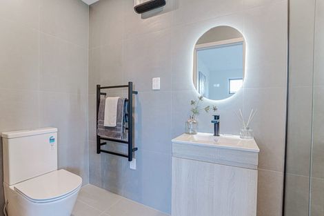 Photo of property in 858d East Coast Road, Northcross, Auckland, 0630