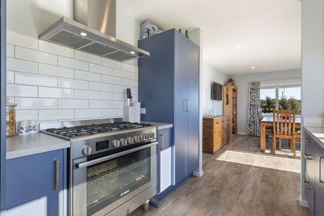 Photo of property in 43 Carrs Road, Urenui, 4377