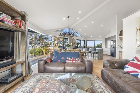 Photo of property in 86 Vipond Road, Stanmore Bay, Whangaparaoa, 0932