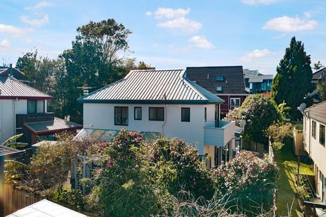 Photo of property in 6 Glucina Avenue, West Harbour, Auckland, 0618