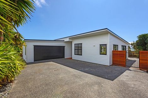 Photo of property in 18 Rifleman Lane, Paraparaumu Beach, Paraparaumu, 5032