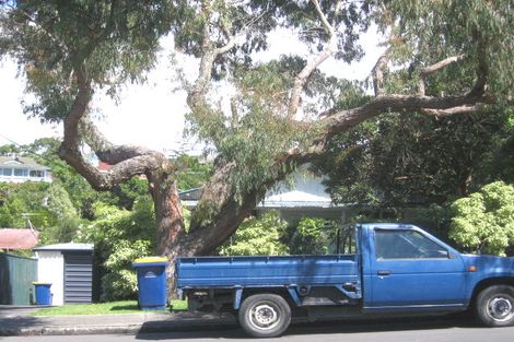 Photo of property in 1/82 Lake Road, Northcote, Auckland, 0627