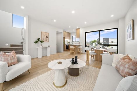 Photo of property in 13 Rengarenga Rise, Fairview Heights, Auckland, 0632