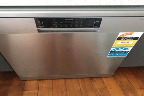 Photo of property in 5 Fraser Avenue, Johnsonville, Wellington, 6037