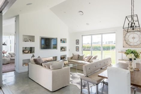 Photo of property in 16 Tiaki Lane, Matakana, 0985