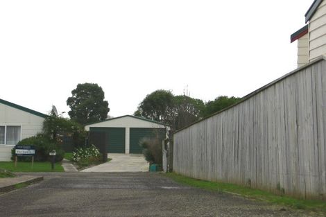 Photo of property in 105 Hillcrest Drive, Kelvin Grove, Palmerston North, 4414