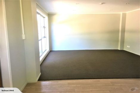 Photo of property in 121 Ennis Avenue, Pakuranga Heights, Auckland, 2010