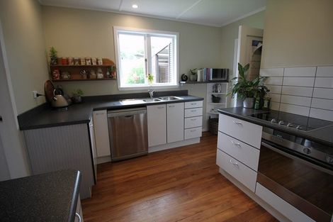 Photo of property in 7 Percival Road, Paraparaumu Beach, Paraparaumu, 5032