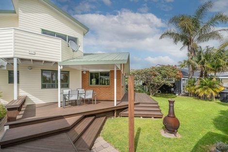 Photo of property in 19 Martin Place, Cooks Beach, Whitianga, 3591