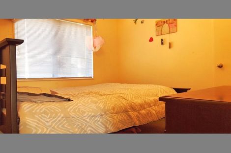 Photo of property in 1 Gala Place, Henderson, Auckland, 0612