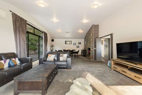 Photo of property in 32 Closeburn Road, Closeburn, Queenstown, 9371