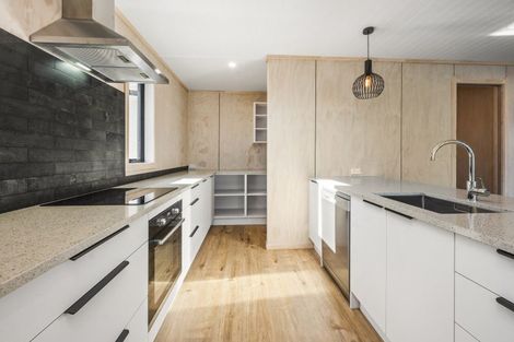 Photo of property in 11 Blackhawk Close, Kinloch, 3377