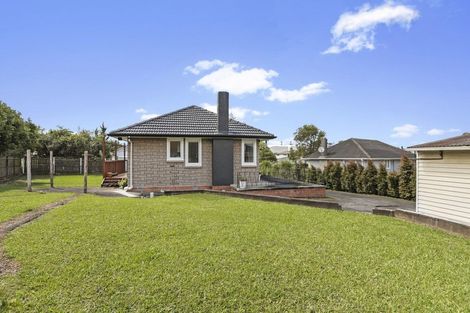 Photo of property in 25 Essex Street, Te Atatu South, Auckland, 0610