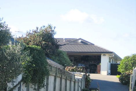Photo of property in 37 Guildford Drive, Paraparaumu, 5032