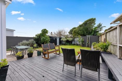 Photo of property in 94 Hine Street, New Plymouth, 4310