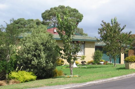 Photo of property in 10 Evergreen Rise, New Lynn, Auckland, 0600