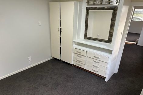Photo of property in 53 Onewa Road, Northcote, Auckland, 0627