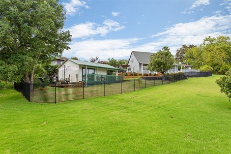 Photo of property in 15 Dalwhinnie Parade, Highland Park, Auckland, 2010