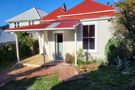 Photo of property in 130 Tasman Street, Mount Cook, Wellington, 6021