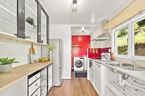 Photo of property in 1 Auckland Terrace, Melrose, Wellington, 6023