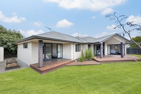 Photo of property in 99 Saint James Drive, Huntington, Hamilton, 3210