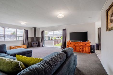 Photo of property in 21 Rewa Street, Inglewood, 4330