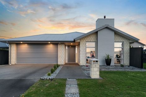 Photo of property in 17 Millstream Drive, Northwood, Christchurch, 8051