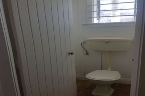 Photo of property in 52 Evans Road, Glen Eden, Auckland, 0602