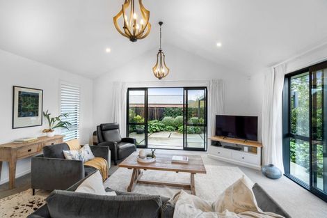 Photo of property in 16 Benjamin Place, Clevedon, Papakura, 2582