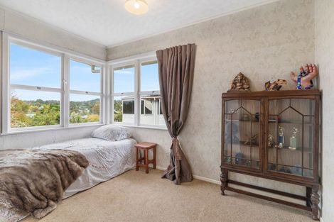 Photo of property in 16 Kashmir Road, Glen Eden, Auckland, 0602