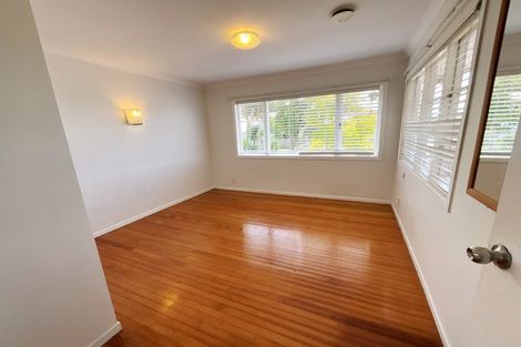 Photo of property in 4 Paton Avenue, Te Atatu South, Auckland, 0610