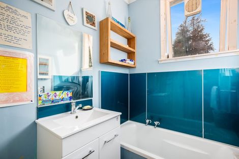 Photo of property in 112 Hine Road, Wainuiomata, Lower Hutt, 5014