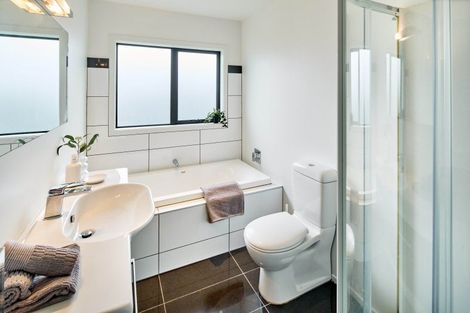 Photo of property in 49 Sunstone Crescent, Brown Owl, Upper Hutt, 5018