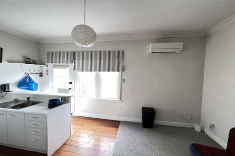 Photo of property in 5/20 Hay Street, Oriental Bay, Wellington, 6011