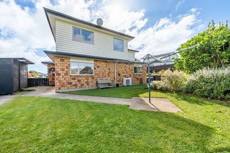 Photo of property in 17 Sumner Terrace, Aotea, Porirua, 5024