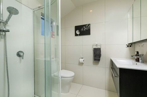 Photo of property in 3 Admirals Court Drive, Greenhithe, Auckland, 0632