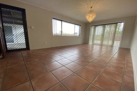 Photo of property in 6 Chichester Drive, Rosehill, Papakura, 2113