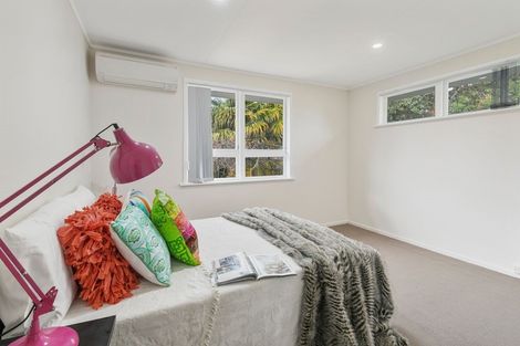 Photo of property in 2 Dulcie Place, Red Hill, Papakura, 2110