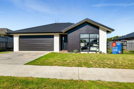 Photo of property in 3 Tangaroa Street, Waitara, 4320