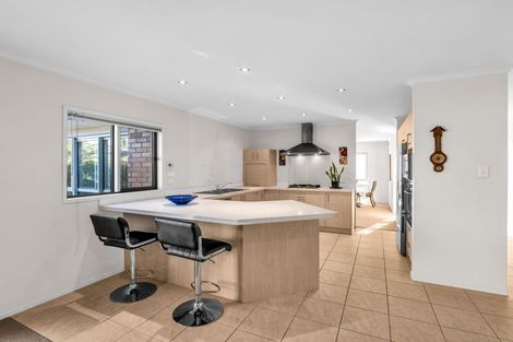 Photo of property in 21 Saltwood Street, Red Beach, 0932