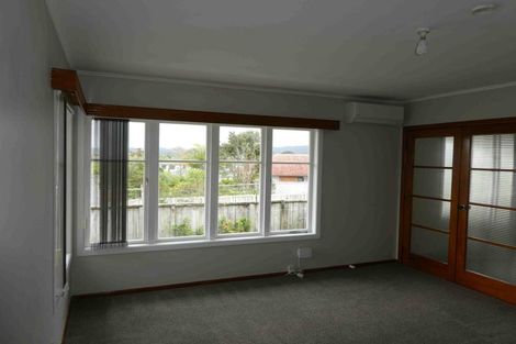 Photo of property in 11 Essex Street, Te Atatu South, Auckland, 0610
