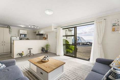 Photo of property in 2 Melandra Road, Stanmore Bay, Whangaparaoa, 0932