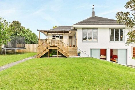 Photo of property in 10 Murray Road, Te Atatu Peninsula, Auckland, 0610
