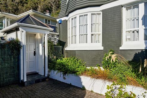 Photo of property in 7 Wilkinson Street, Oriental Bay, Wellington, 6011
