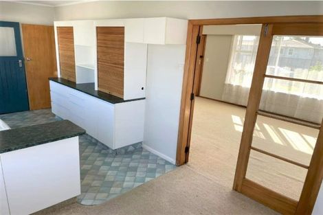 Photo of property in 12 Mersey Street, Levin, 5510