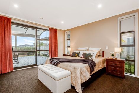 Photo of property in 5 Waitaria Terrace, Aotea, Porirua, 5024