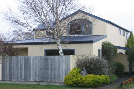 Photo of property in 8a Saint Albans Avenue, Hokowhitu, Palmerston North, 4410