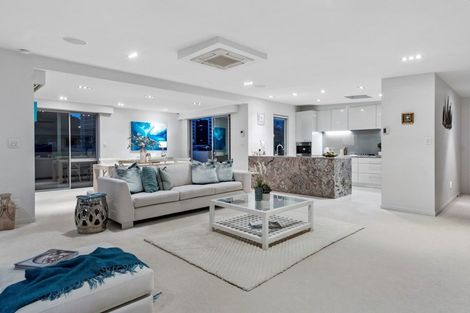 Photo of property in 11 The Mall, Mount Maunganui, 3116